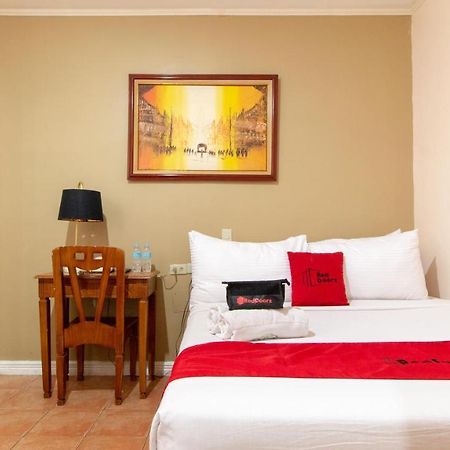 RedDoorz @ Downtown Tacloban Hotel Buitenkant foto