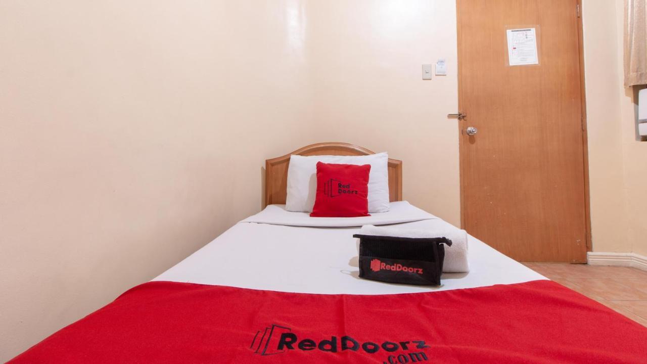 RedDoorz @ Downtown Tacloban Hotel Buitenkant foto