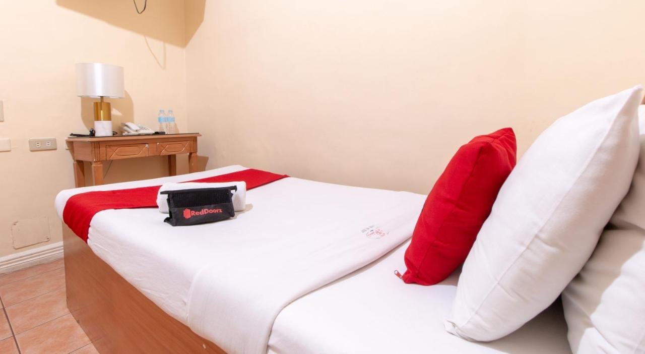 RedDoorz @ Downtown Tacloban Hotel Buitenkant foto